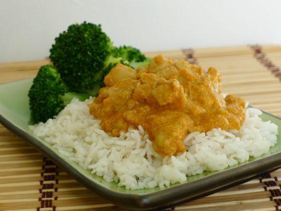 sri lankan chicken with white rice and broccoli